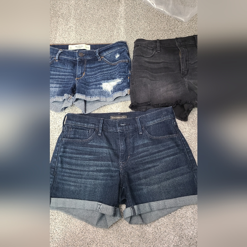 ABERCROMBIE  WOMEN SHORTS